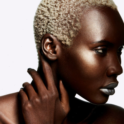 Extra Dimension Skinfinish Highlighter - Whisper of Gilt - .31 oz / 9 g