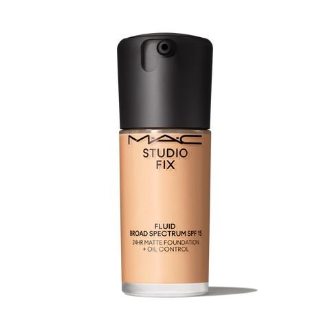 Studio Fix Fluid SPF 15 24HR Matte Foundation + Oil Control  - NC17 - 30ml