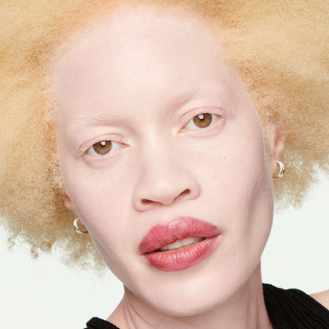 Studio Fix Fluid SPF 15 24HR Matte Foundation + Oil Control  - NW5 - 30ml